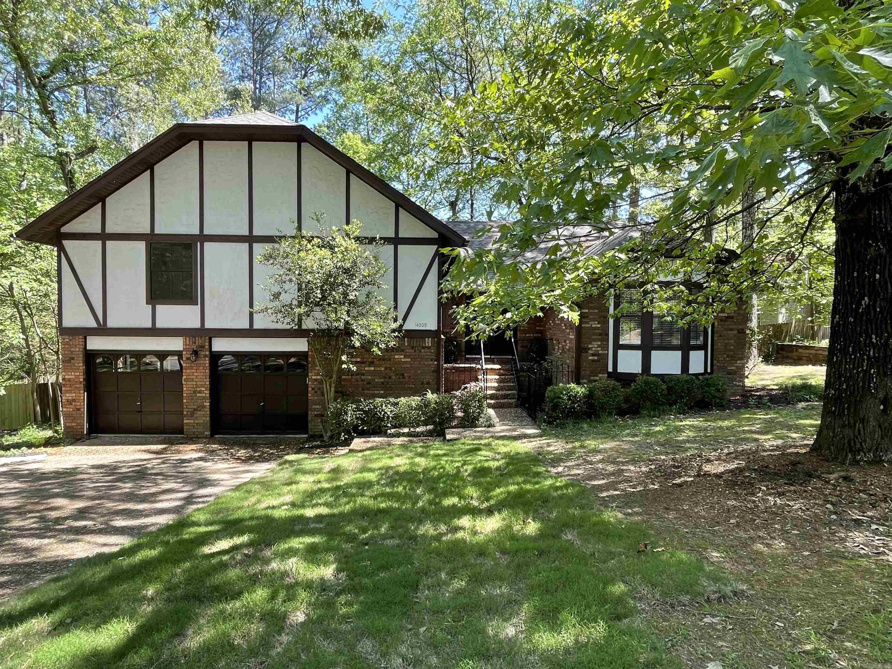 Applegate Pl, Little Rock, AR 72210