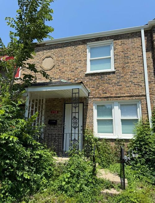 718 E 105th St, Chicago, IL, 60628-3024 | Card Image