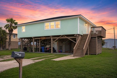510 Oyster St, Surfside Beach, TX, 77541-9571 | Card Image