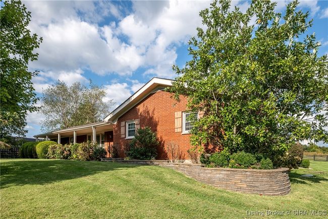 5142 Scottsville Rd, Home with 3 bedrooms, 3 bathrooms and null parking in Floyds Knobs IN | Image 6