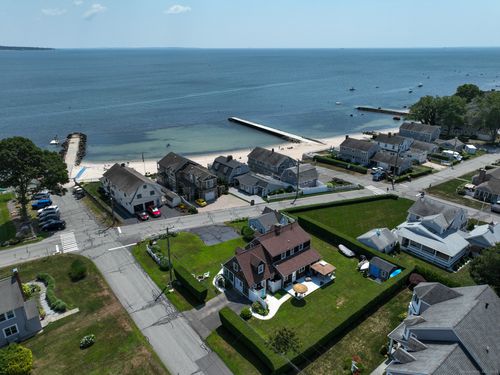19 E Shore Dr, Niantic, CT, 06357-3442 | Card Image