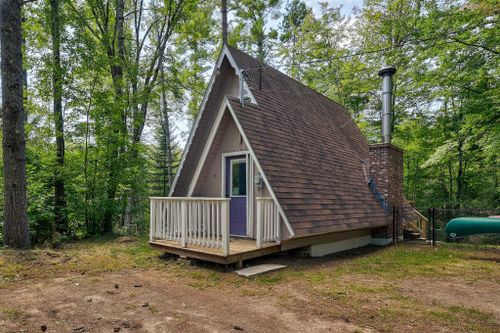 51 Lake Pine Circle, Conway, NH, 03813 | Card Image