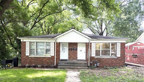 314 W H St, Swansea, IL, 62226-4325 | Card Image
