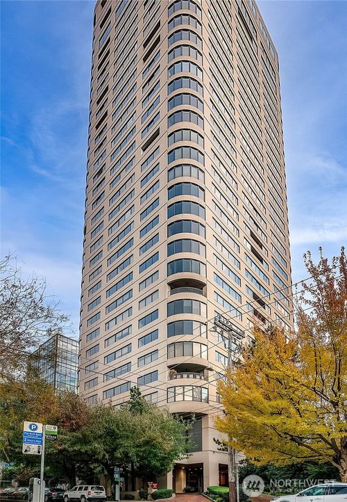8c-1301 Spring Street, Seattle, WA, 98101 | Card Image
