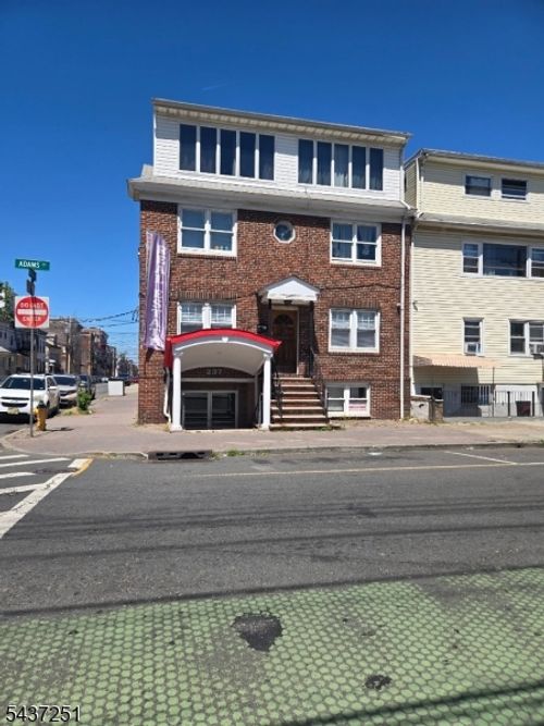 237 Adams St, Newark, NJ, 07105-6901 | Card Image