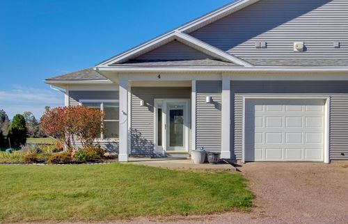 4 Westside Vlg, Grand Isle, VT, 05458-2029 | Card Image