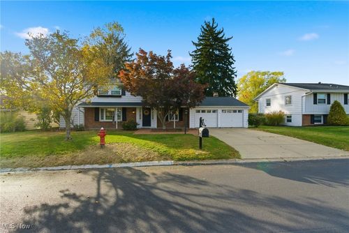 1209 Greenacre Dr, Cambridge, OH, 43725-1137 | Card Image