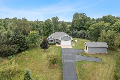 1746 Rowden Dr, Hastings, MI, 49058-7725 | Card Image