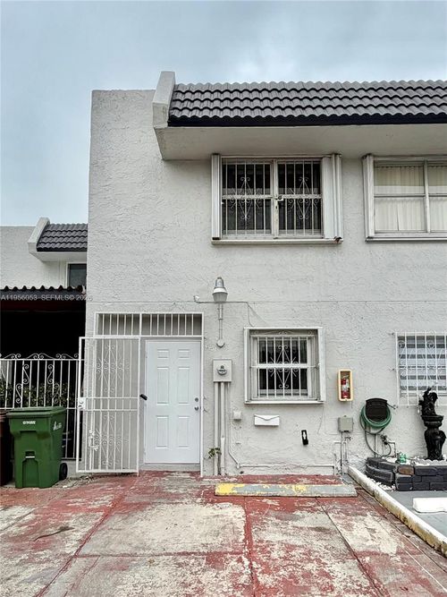 22-4451 W 10th Ln, Hialeah, FL, 33012-4103 | Card Image