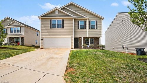 4707 Black Forest Dr, Greensboro, NC, 27405 | Card Image