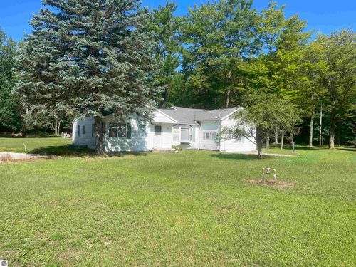 5200 S Huron Rd, Standish, MI, 48658-9470 | Card Image