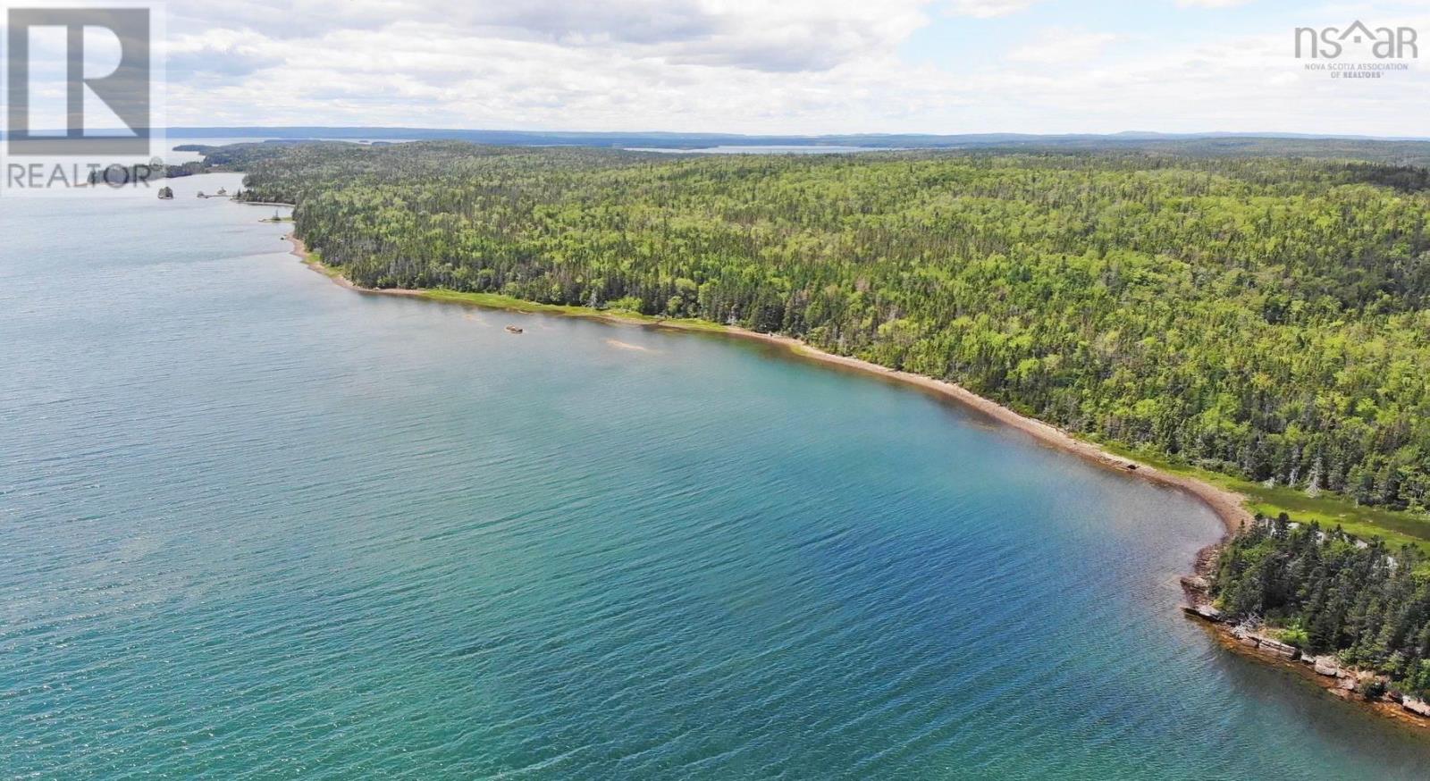 Land in Lennox Passage