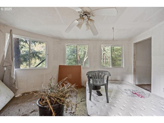 571 Briar Ln, House other with 5 bedrooms, 2 bathrooms and 2 parking in Selma OR | Image 6