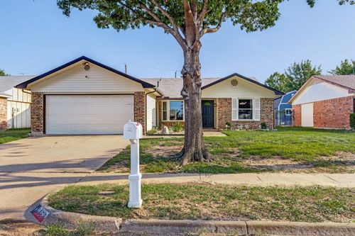 3808 Glengate Dr, Arlington, TX, 76016-4704 | Card Image
