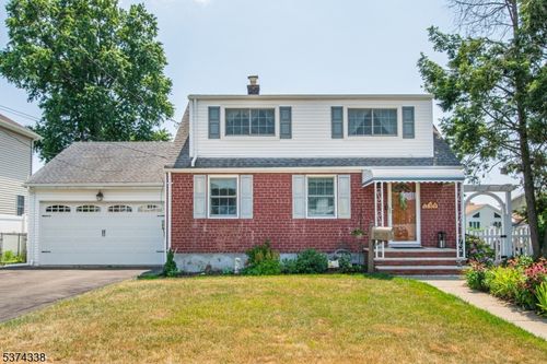 36 Weller Ter, Saddle Brook, NJ, 07663-4422 | Card Image