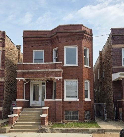 7443 S Dante Ave, Chicago, IL, 60619-2118 | Card Image