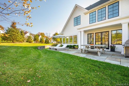 1 Primrose Ln, Port Chester, NY, 10573-1424 | Card Image