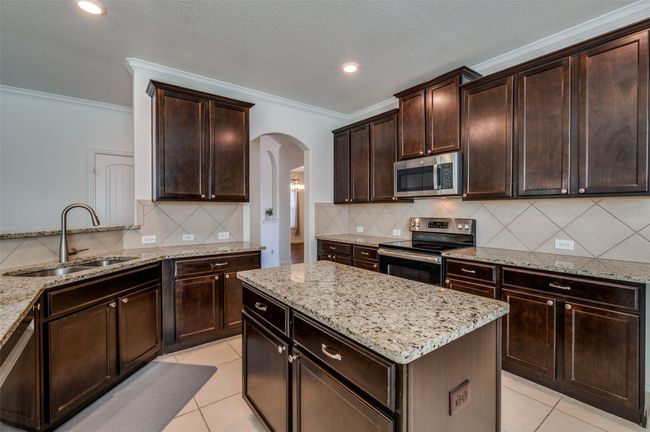 Kitchen island | Image 11