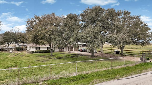 6720 Kacal Rd, House other with 4 bedrooms, 2 bathrooms and 2 parking in Beasley TX | Image 5
