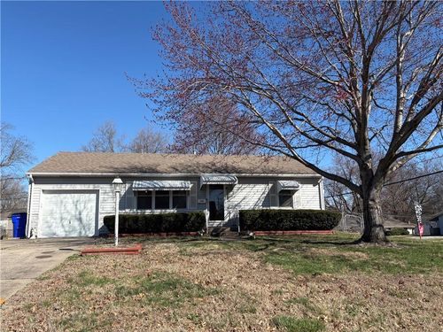 1404 Ne 67th Ter, Gladstone, MO, 64118-3548 | Card Image