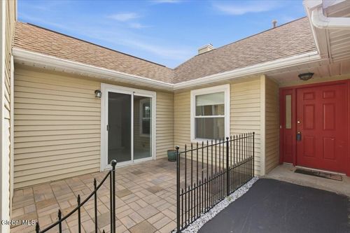 24 Loudonwood E, Albany, NY, 12211-1465 | Card Image