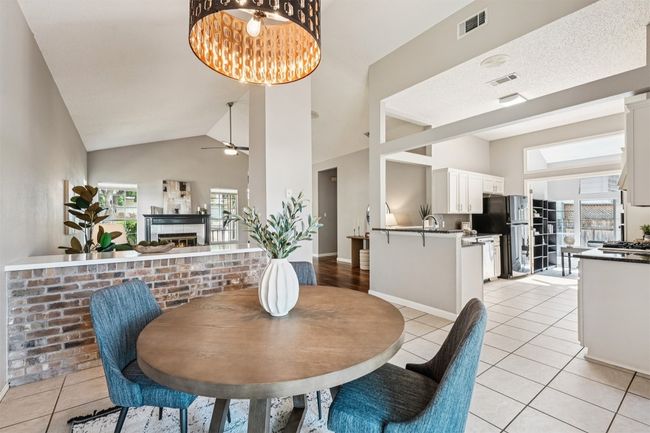 8204 Cahill Dr, House other with 3 bedrooms, 2 bathrooms and 4 parking in Austin TX | Image 8