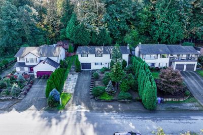 2493 Cameron Cres, House other with 5 bedrooms, 3 bathrooms and 1 parking in Abbotsford BC | Image 3