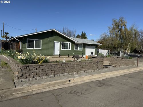 2082-2082 Bel Air Ct, Roseburg, OR, 97471-4513 | Card Image