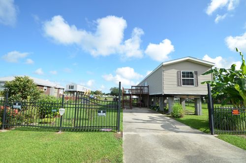 203 Santa Monica Dr, Houma, LA, 70363-7937 | Card Image