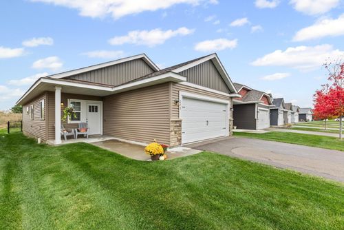 713 Cherrywood Ln Ne, Isanti, MN, 55040-4454 | Card Image
