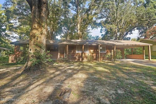 111 Chiswick Cir, Jackson, MS, 39211-4409 | Card Image