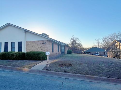 1108 Curtis Dr, Weatherford, TX, 76086-5636 | Card Image