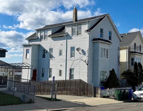 498 Durfee St, Fall River, MA, 02720-2557 | Card Image