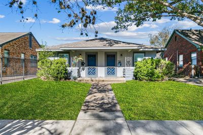 4427 Jefferson Street, Home with 3 bedrooms, 3 bathrooms and null parking in Houston TX | Image 1