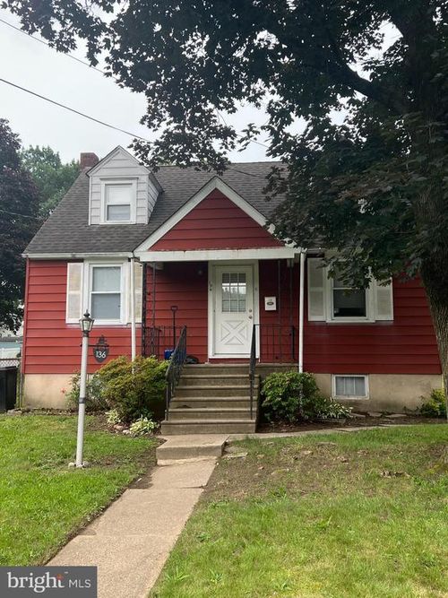 136 W Park Ave, Maple Shade, NJ, 08052-2340 | Card Image