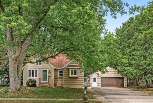 1993 9th St, White Bear Lake, MN, 55110-6710 | Card Image