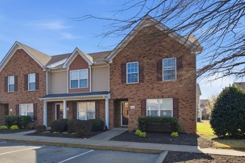 2039 Victory Gallop Ln, Murfreesboro, TN, 37128-8252 | Card Image