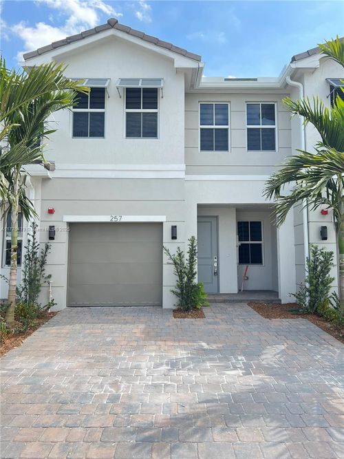 257 Sw 170th Ave, Pembroke Pines, FL, 33027-4591 | Card Image