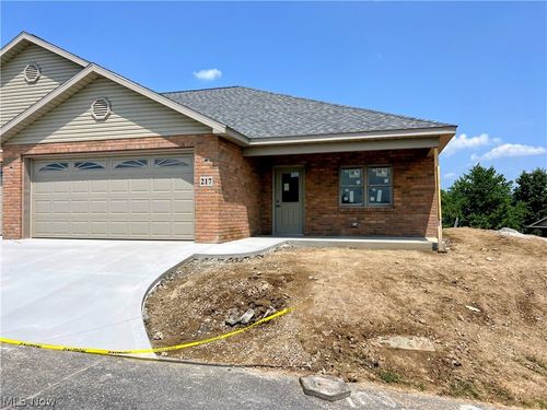 217 Pinehurst Dr, Dover, OH, 44622-2094 | Card Image