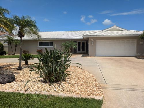 212 Poinciana Ln, LARGO, FL, 33770-2615 | Card Image