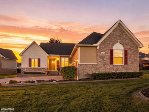 59715 Glacier Ct, Washington Township, MI, 48094-2225 | Card Image