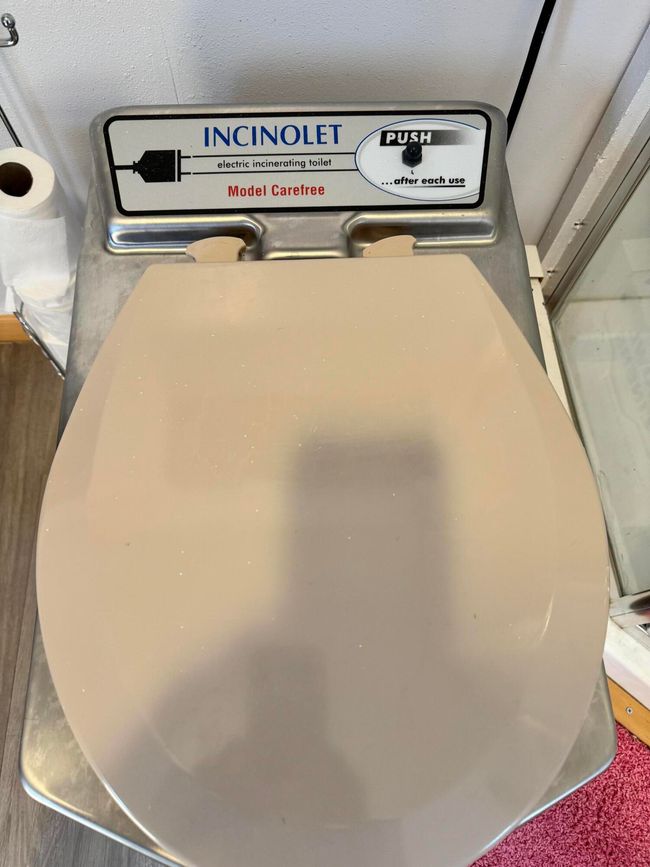Cabin toilet | Image 11