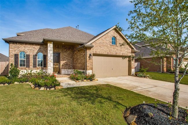 Covered Front Porch | Image 37