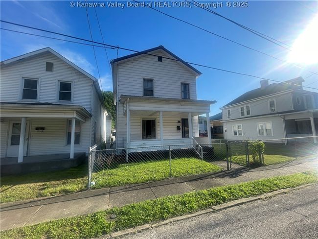145 6 Th Ave, House other with 3 bedrooms, 2 bathrooms and null parking in Montgomery WV | Image 4