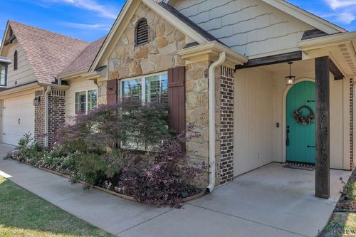 3305 Celebration Way, Longview, TX, 75605-5190 | Card Image