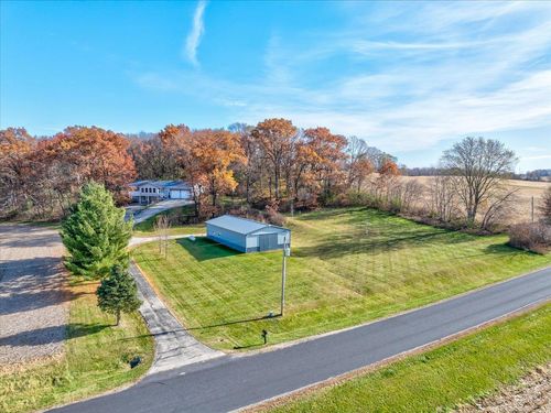 1736 Washington Rd, Stoughton, WI, 53589-3650 | Card Image