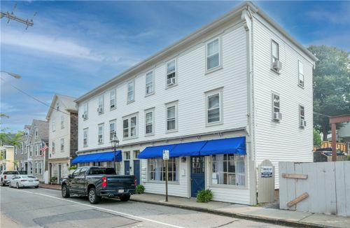 130 Spring St, Newport, RI, 02840-6818 | Card Image