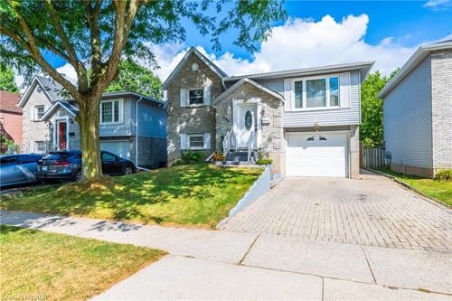 334 Sekura St, Cambridge, ON, N1R7W3 | Card Image