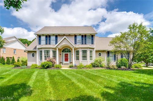 6603 Oakbridge Ave Nw, North Canton, OH, 44720-7295 | Card Image