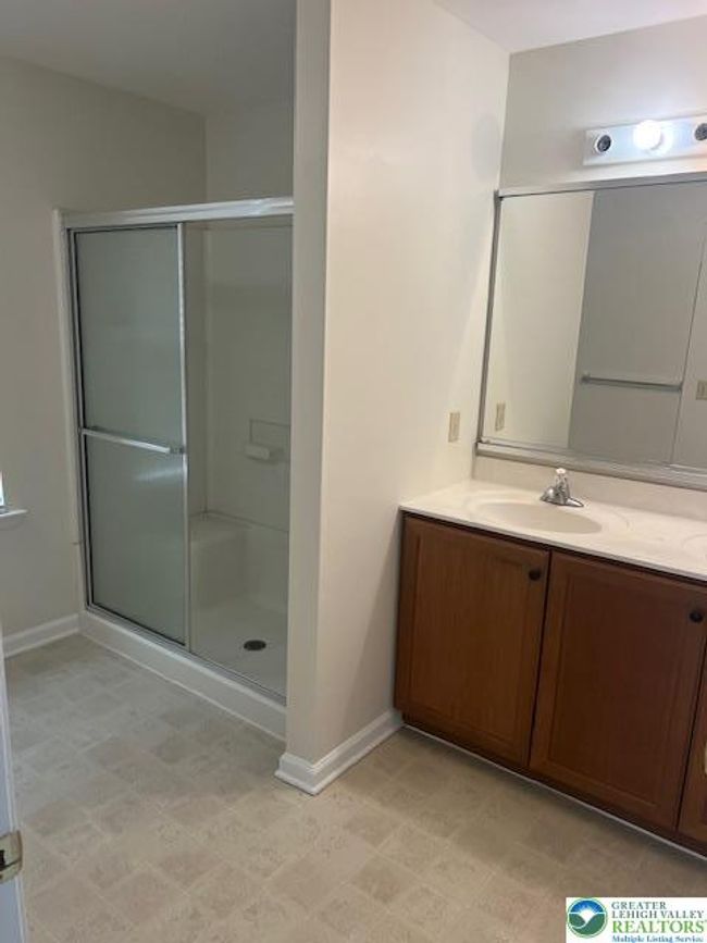 5232 Spring Ridge Dr E, Townhouse with 3 bedrooms, 3 bathrooms and null parking in Macungie PA | Image 12